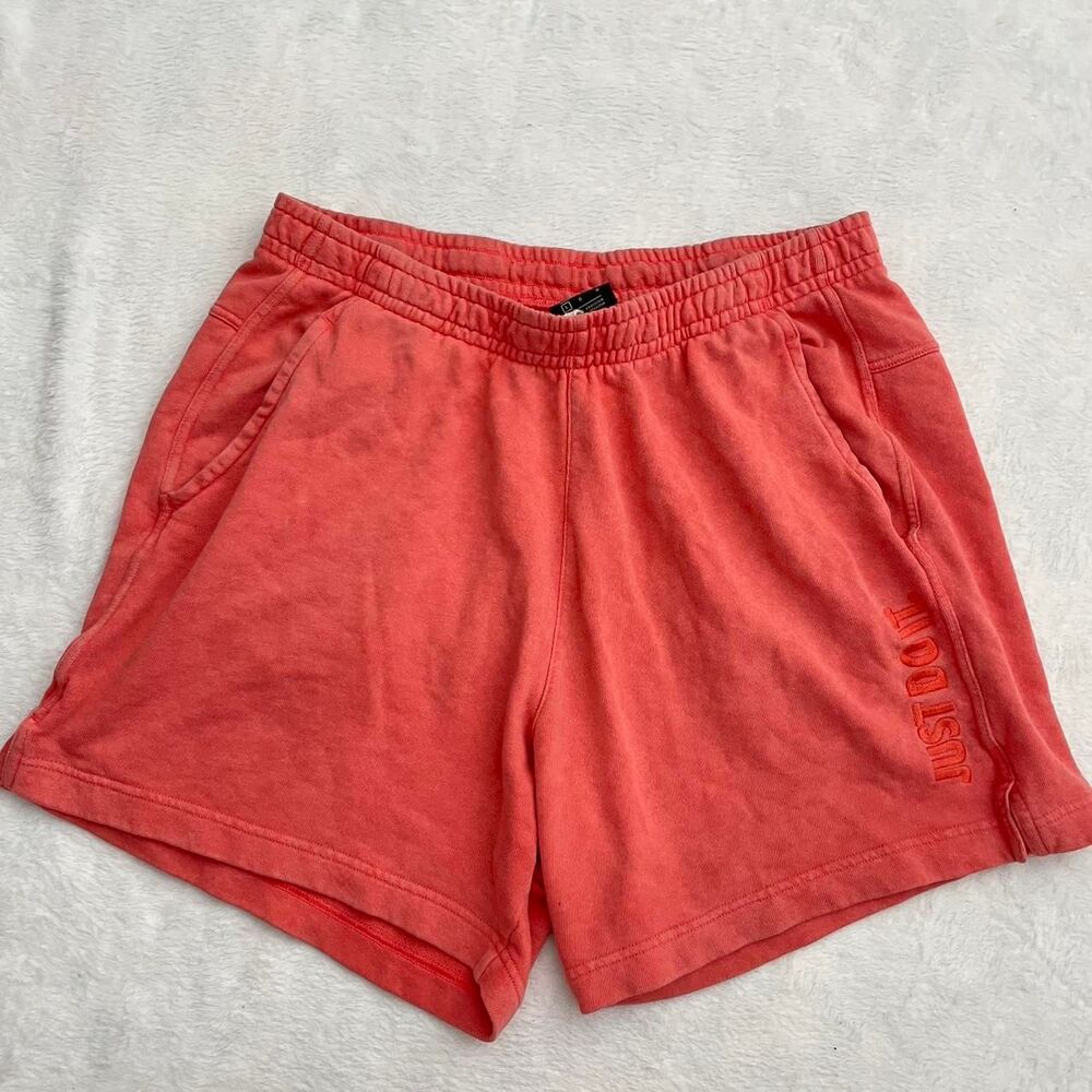Nike sweat shorts size large athletic embroidered